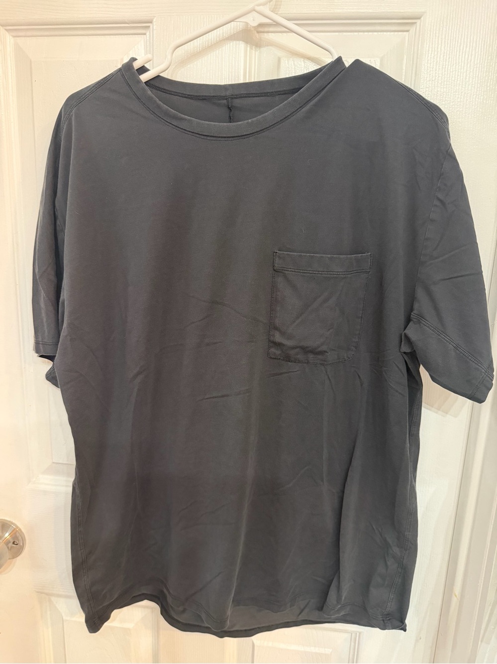 Men's Pocket T-Shirt - Charcoal Gray